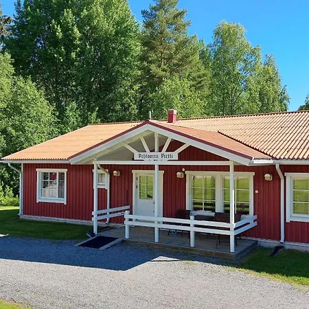 Idyllinen Rajaniemen Pappila Kutsuu!
